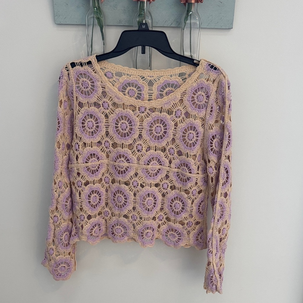 Elegant Crochet Lace Top in Lavender and Cream